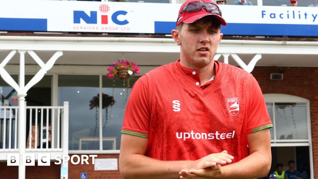 Alex Green:  Leicestershire paceman signs three-year deal