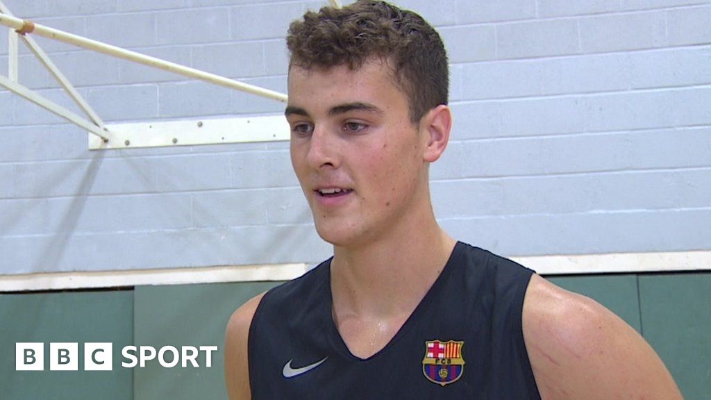 Matthew Marsh: English 16-year-old joins Barcelona's basketball team - BBC  Sport
