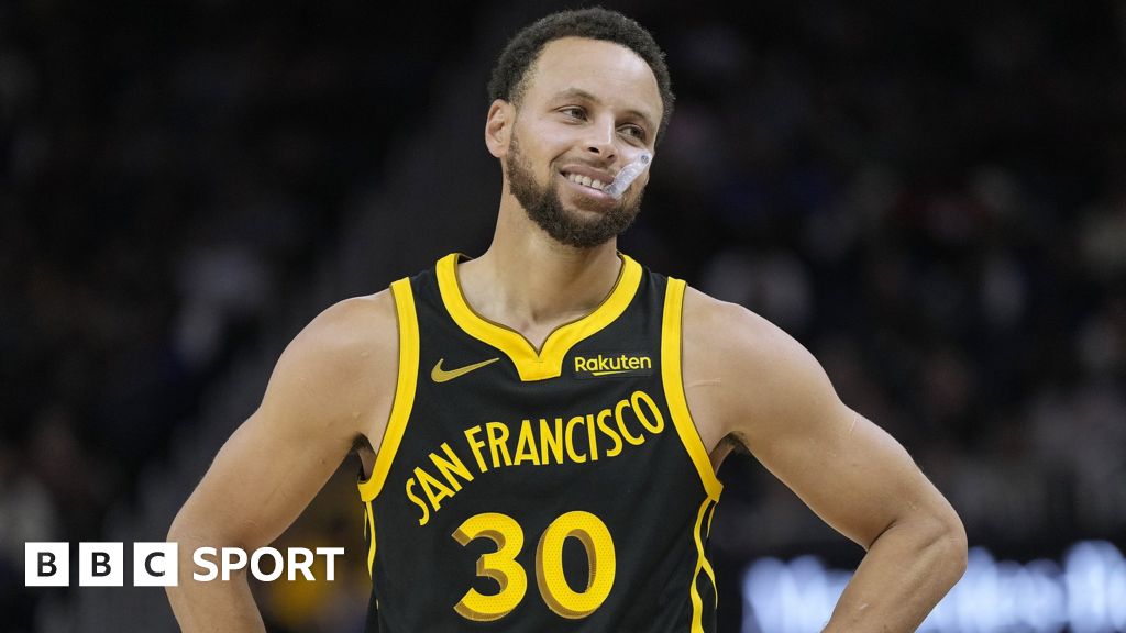 NBA: Stephen Curry Helps Golden State Warriors Beat Houston Rockets To ...