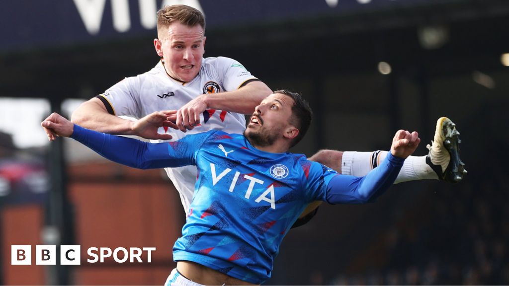 Stockport County 10 Newport County Paddy Madden nets injury time