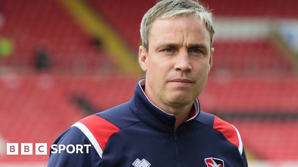 Michael Duff: Cheltenham Town manager leaves to take over at Barnsley - BBC  Sport