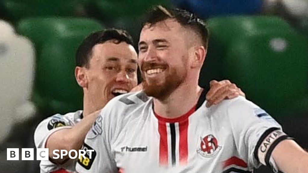 Irish Cup Crusaders come from behind to beat Cliftonville and reach