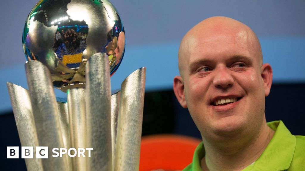 Michael van Gerwen beats Gary Anderson to win PDC World Darts
