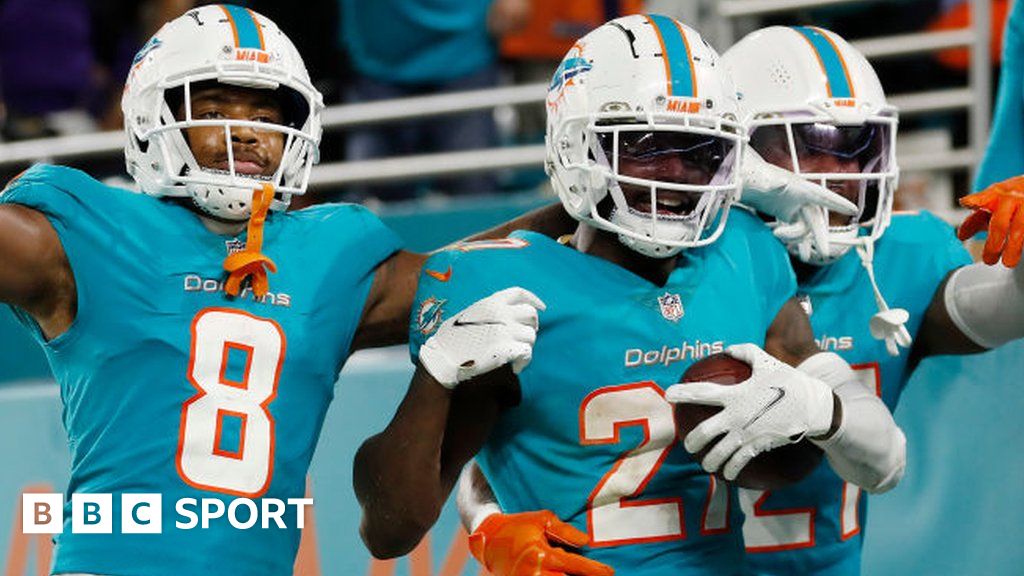 NFL: Miami Dolphins claim upset win over Baltimore Ravens - BBC Sport