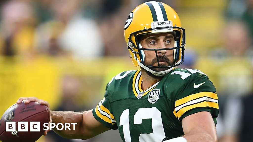 Aaron Rodgers Green Bay Packers quarterback to highest paid