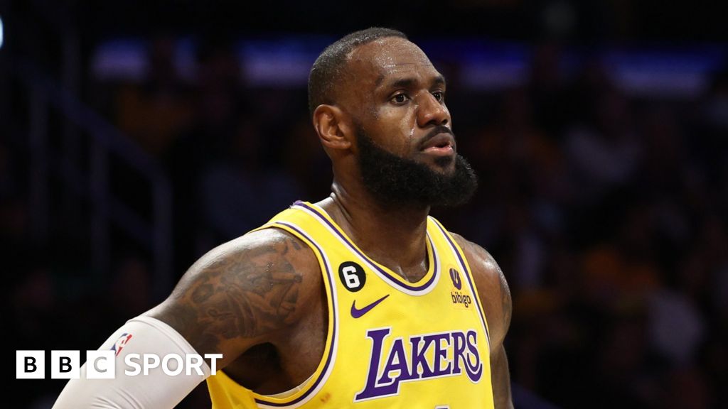 LeBron James reels off highlights during first game as an LA Laker