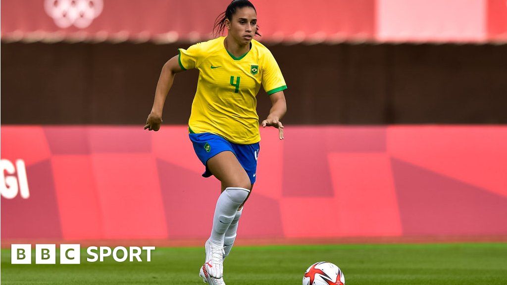 Rafaelle Souza: Arsenal Women sign Brazilian defender to make it three new  signings this January, Transfer Centre News