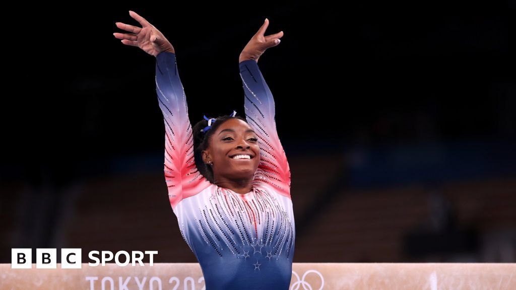Simone Biles: Olympic champion responds to viral video of black girl not  given medal - BBC Sport