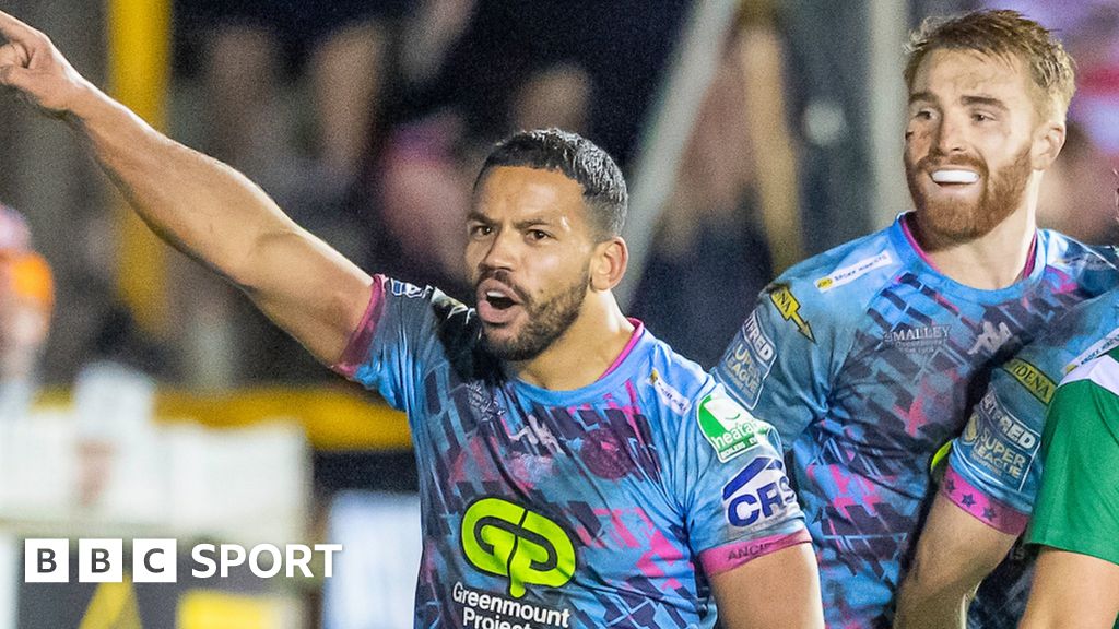 Wigan start season with win at 12-man Castleford