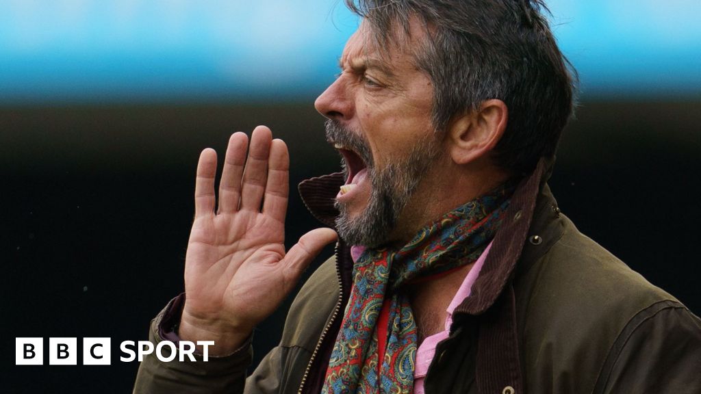 Southend United 0-4 Chesterfield: Southend sack Phil Brown after fans  protest - BBC Sport