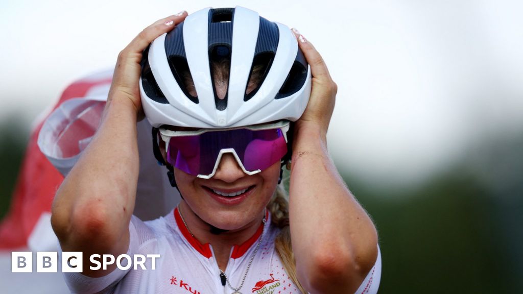Commonwealth Games: England's Evie Richards takes gold in the women's ...