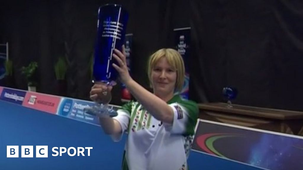 Wales' Laura Daniels wins World Indoor Bowls final BBC Sport