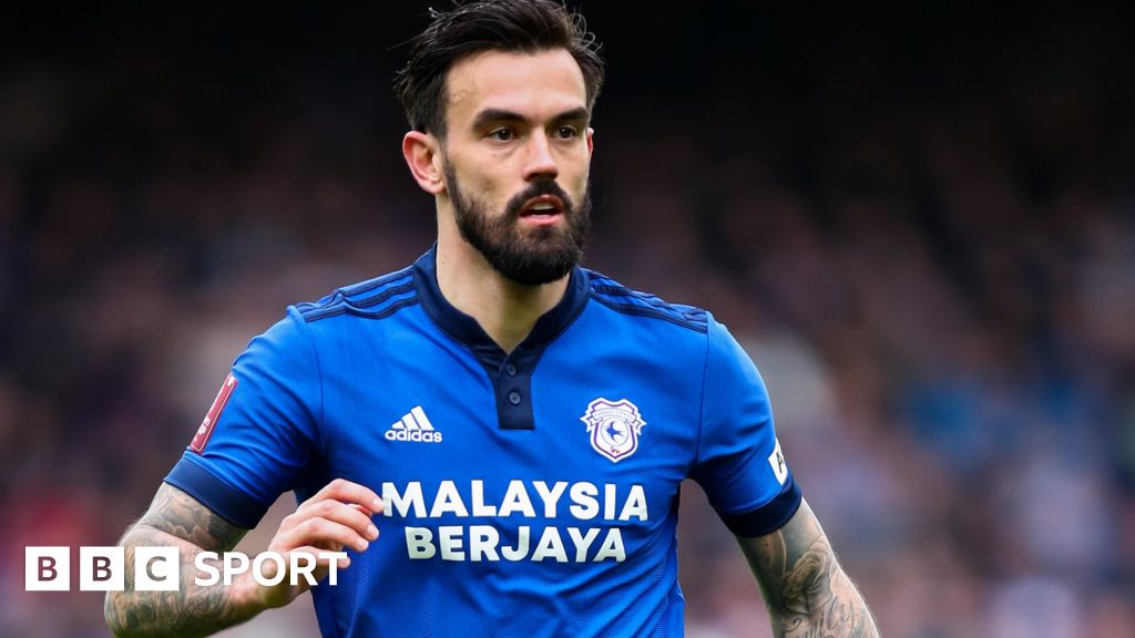 Cardiff, UK. 07th Aug, 2021. Marlon Pack #21 of Cardiff City under pressure  from Callum Styles #4 of Barnsley in Cardiff, United Kingdom on 8/7/2021.  (Photo by Mike Jones/News Images/Sipa USA) Credit