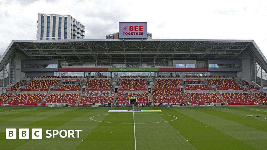 brentford-v-tottenham-kick-off-delayed-by-water-supply-issue-bbc-sport