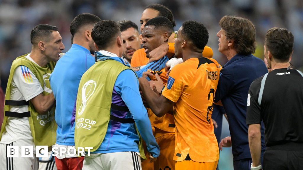 Argentina beats the Netherlands in penalty kicks at the World Cup