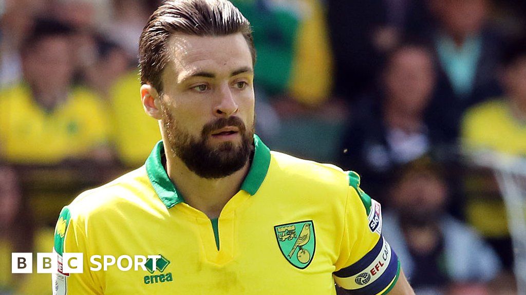 Norwich City captain Russell Martin in 2015.  Norwich city, Norwich city  football, Norwich