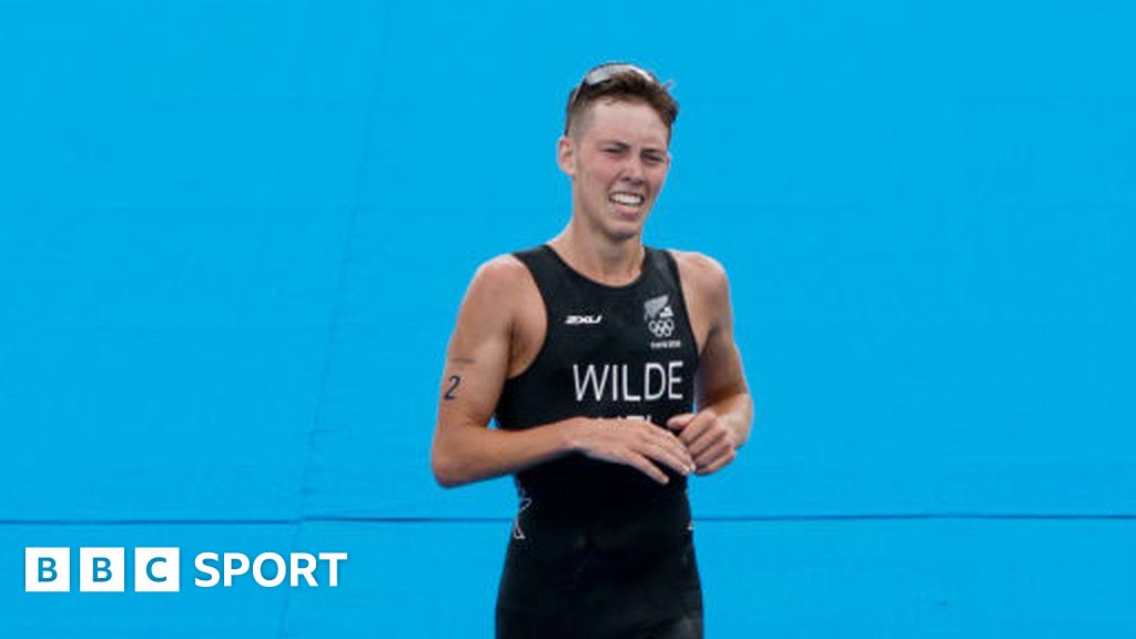 World Triathlon Series Hayden Wilde Apologises For Crash Which Ended Jonny Brownlee And Alex