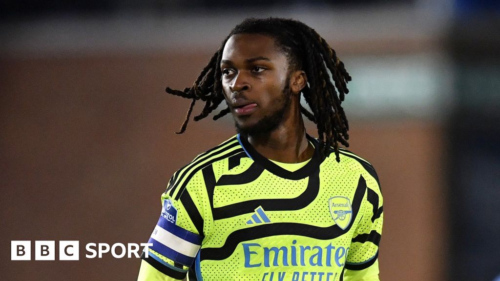 Zane Monlouis Arsenal defender joins Reading as Caylan Vickers and