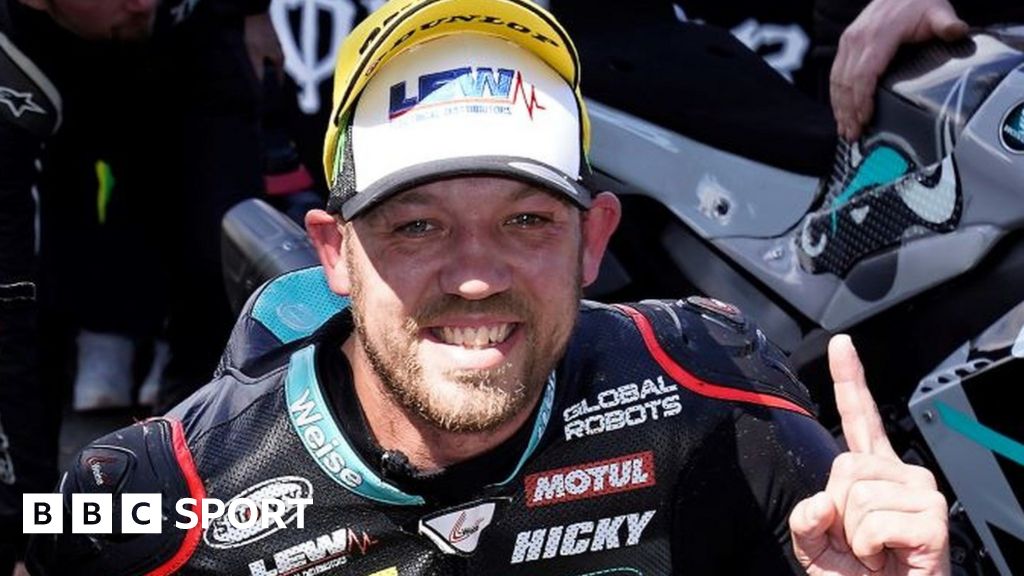 Isle of Man TT: Peter Hickman vince il premio Supertwins vanificando l’offerta record di Michael Dunlop