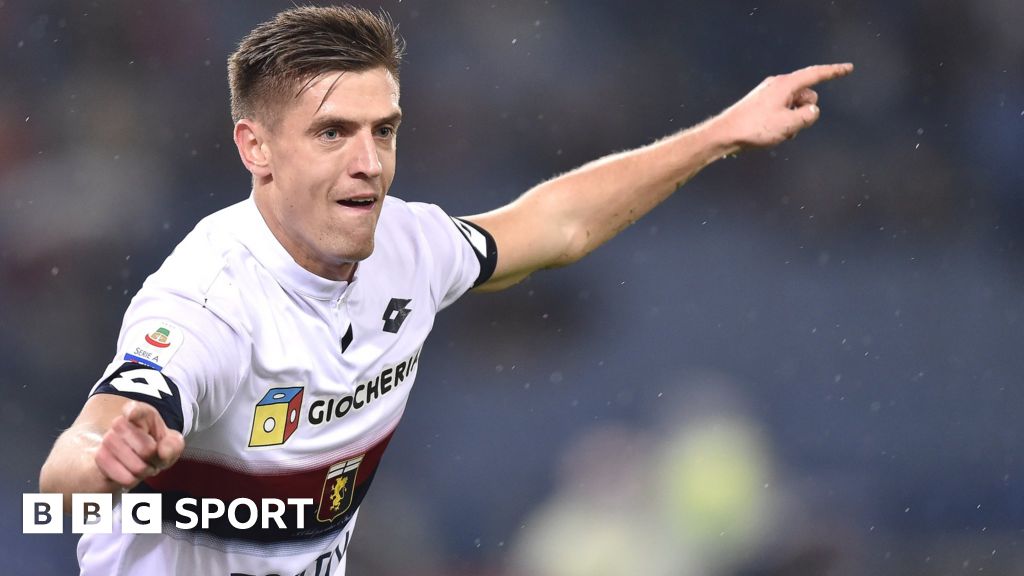 Barcelona Eyeing Move for Prolific Genoa Striker Krzysztof Piatek