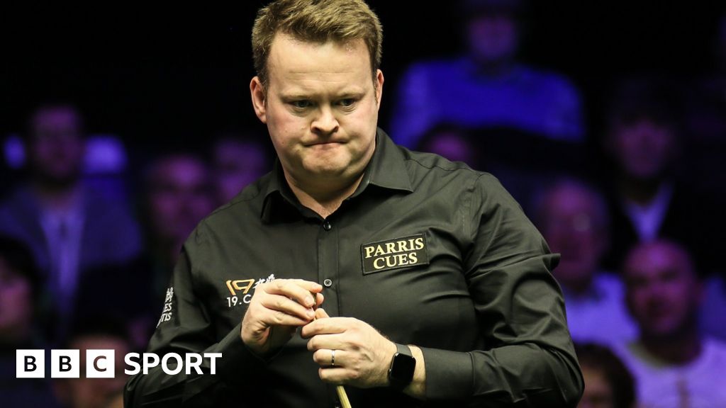 UK Championship Judd Trump cruises through but Shaun Murphy suffers