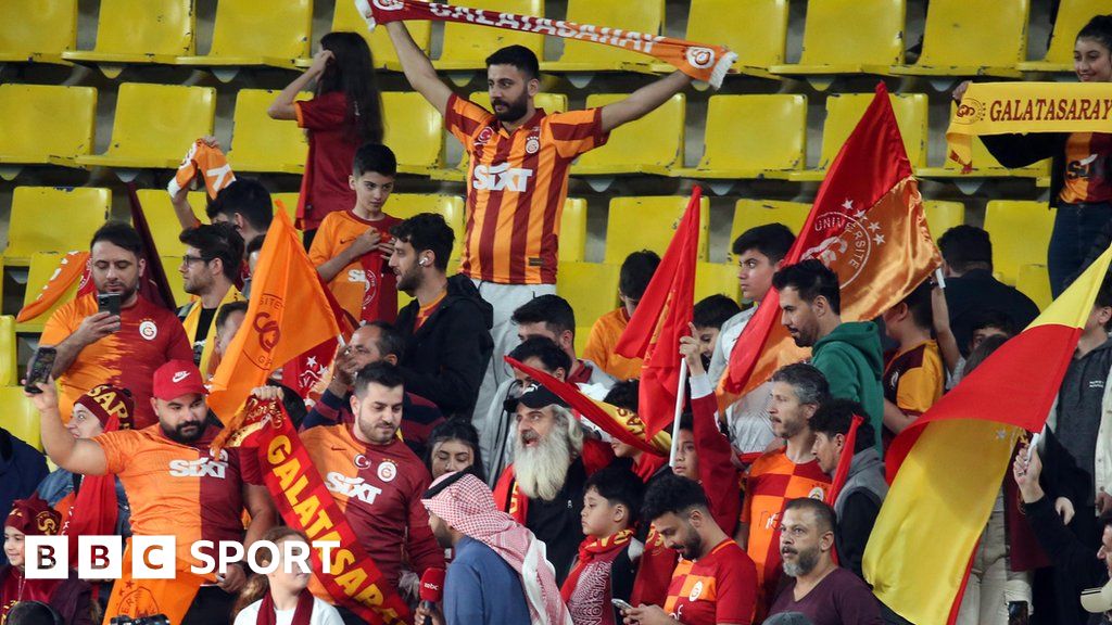 Galatasaray-Fenerbahçe: Suudi Arabistan'daki Türkiye Süper Kupası finali ertelendi