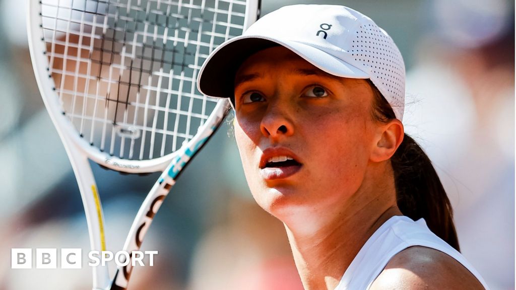 French Open 2023: Iga Swiatek vyhral dvojitý bagel na Roland Garros, Coco Gauff porazila Miru Andreevovú