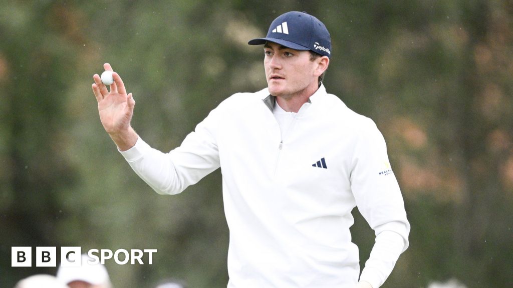 Amateur Dunlap eyes PGA Tour history after superb 60