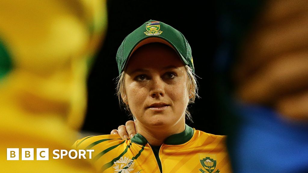 Dane van Niekerk: South Africa all-rounder out of Women's T20 World Cup ...