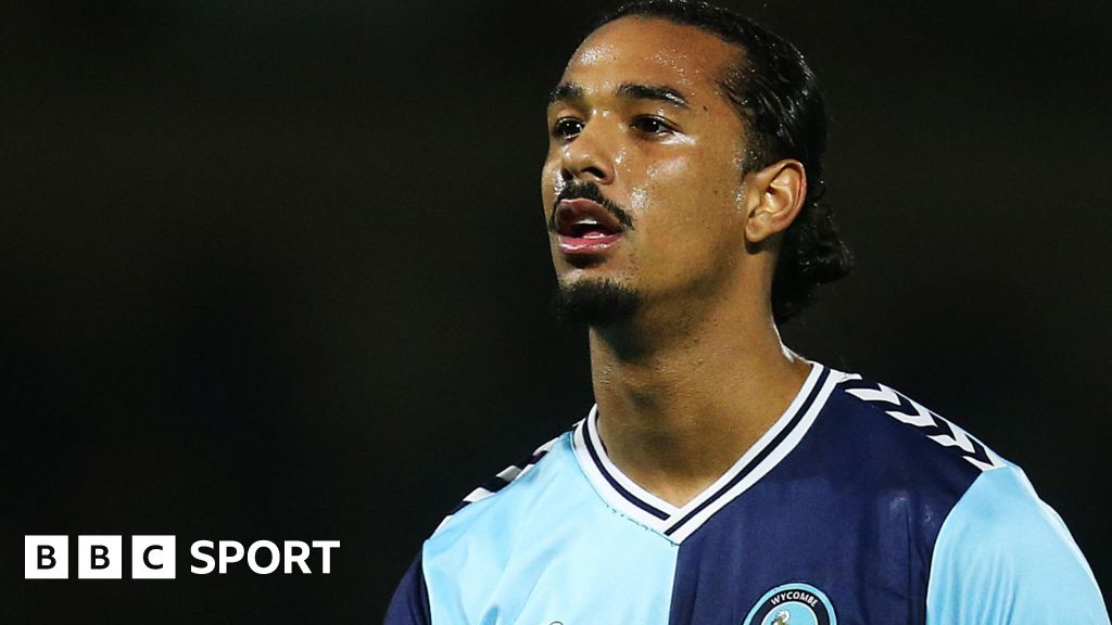 Nigel Lonwijk Joins Huddersfield on Loan
