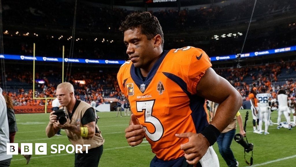 Russell Wilson booed on Seattle return as fumbling Broncos lose to