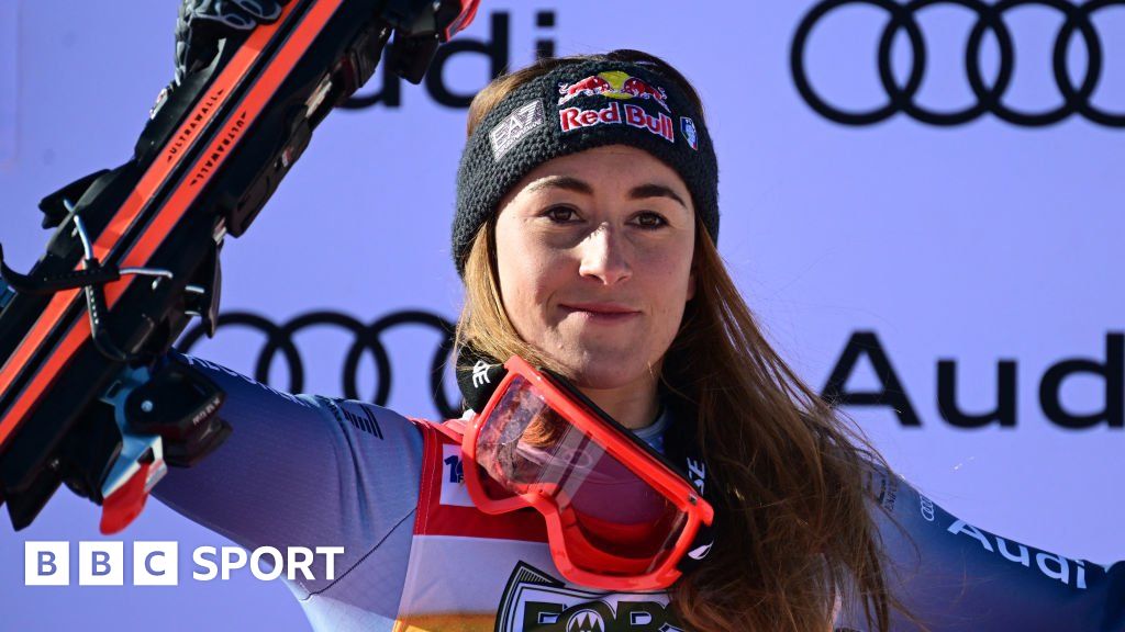 World Cup leader Goggia breaks leg in training