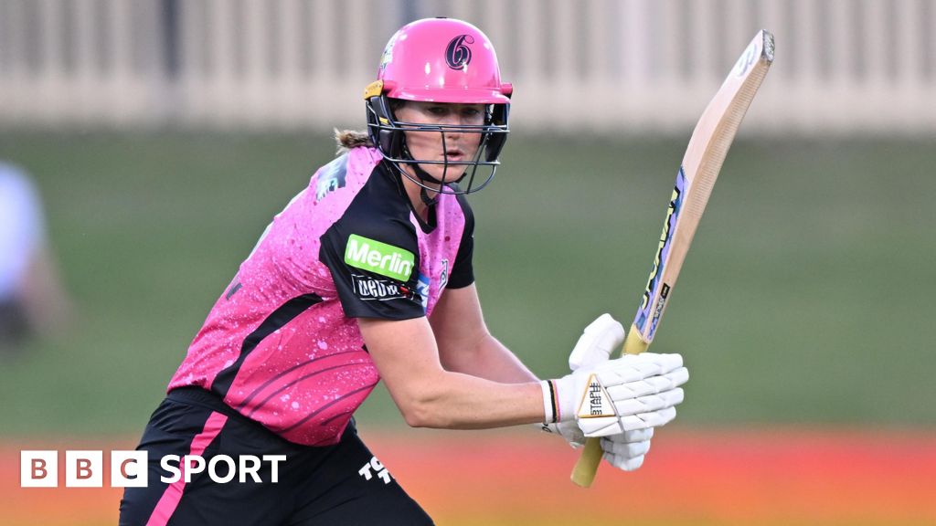 Sydney Sixers Edge Hobart Hurricanes in WBBL