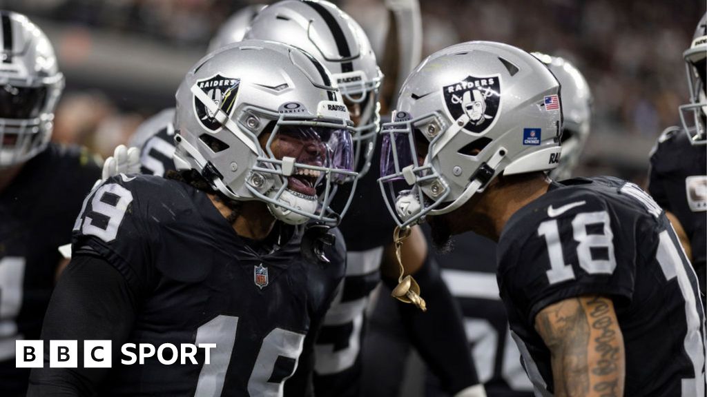 Raiders set franchise scoring record, beat Chargers 63-21