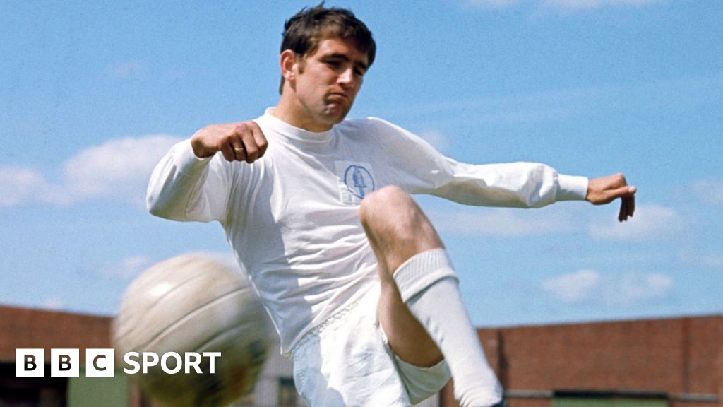 Norman Hunter dies: Leeds United great 'a man of steel who could produce  silk' - BBC Sport