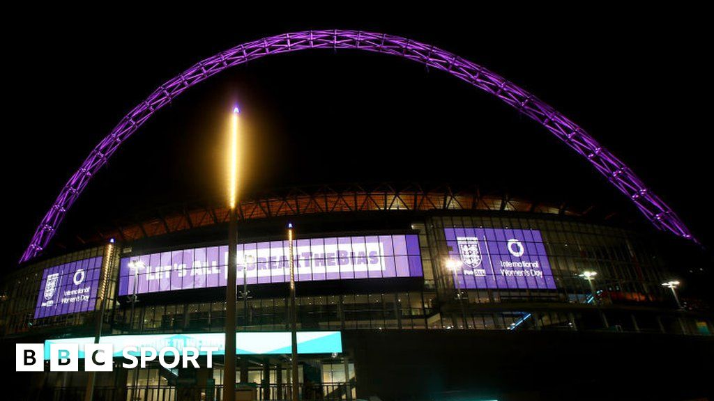 Wembley Arch: Criticism of Israel-Gaza response leads Football