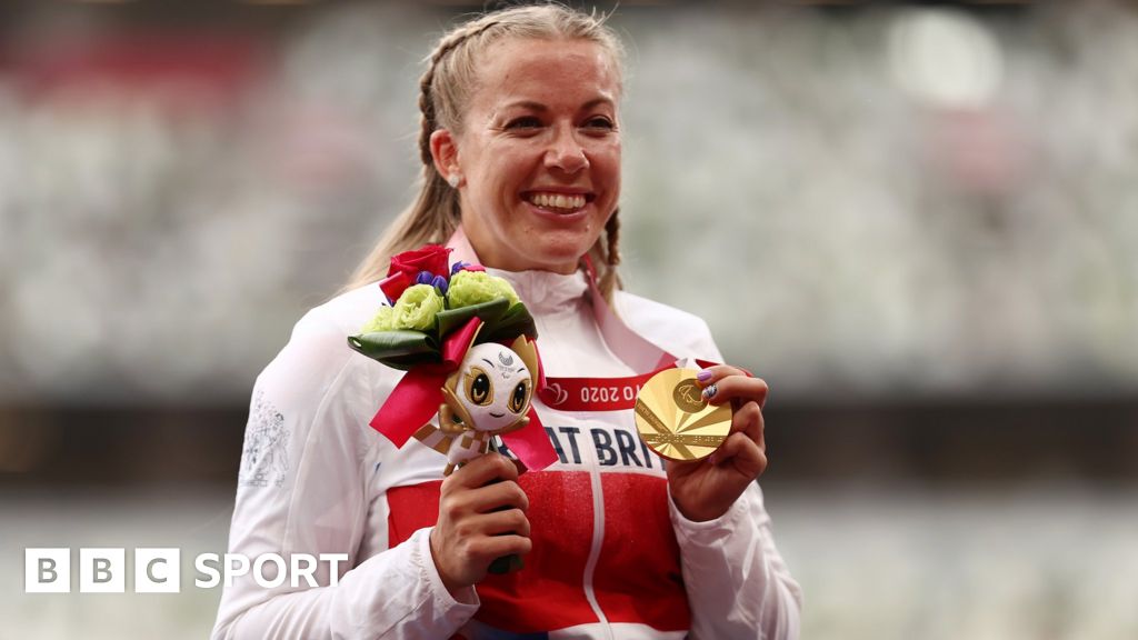 Tokyo Paralympics: Great Britain's Hannah Cockroft wins third ...