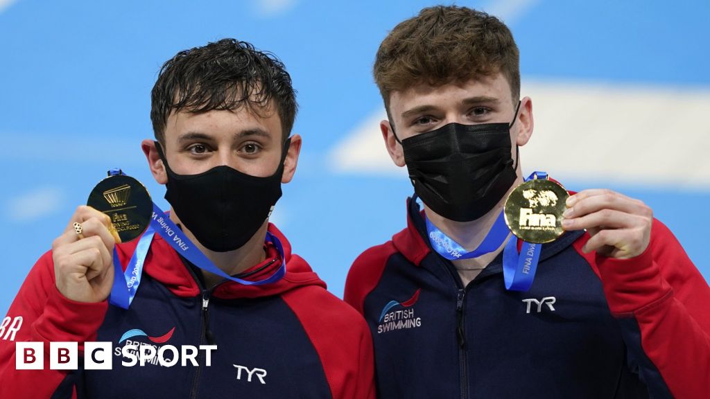 Fina World Cup: Tom Daley and Matty Lee win gold in Japan - BBC Sport