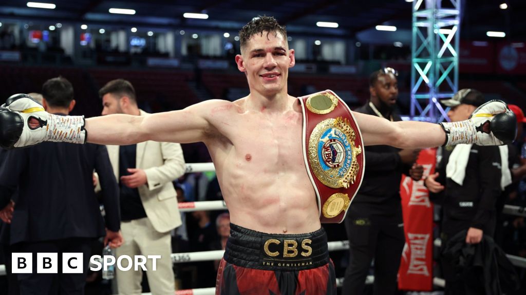 Chris Billam-Smith: 'The Gentleman' dedicates first world title win to his mum - BBC Sport