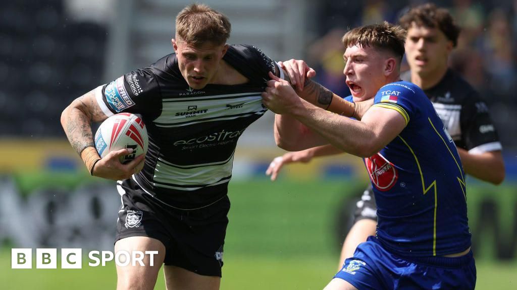 Warrington beat Saints despite Harrison's sending-off