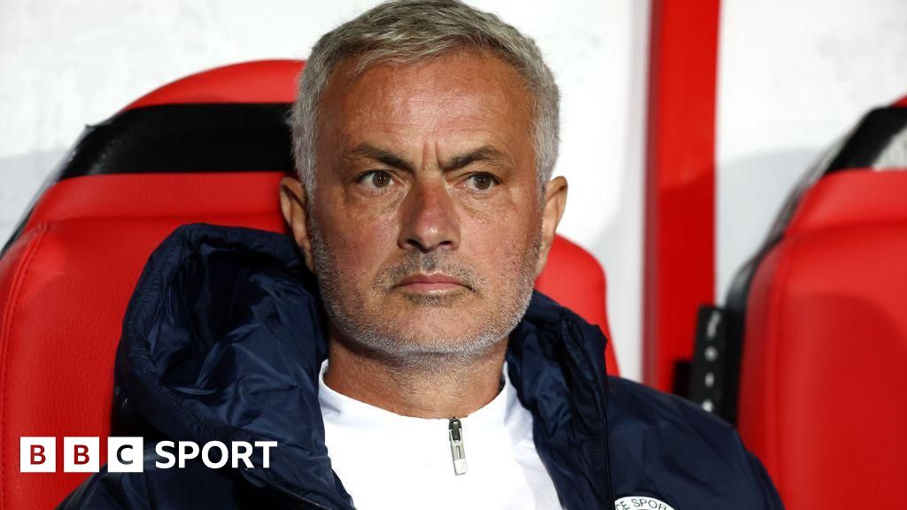 Manchester United versus Fenerbahce: Jose Mourinho plaagt dat United de Premier League-titel van 2018 kan claimen te midden van de situatie bij Manchester City