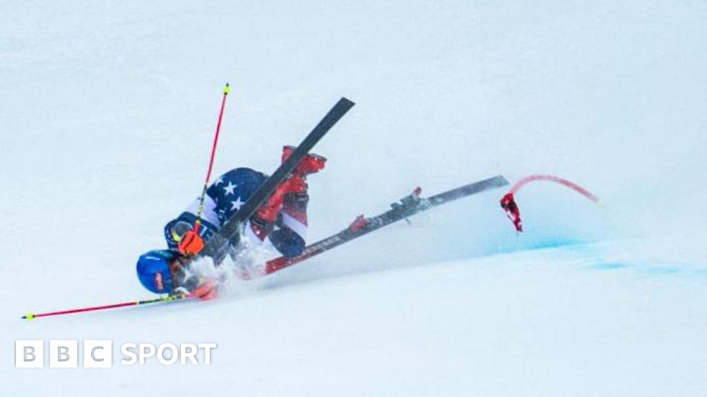 Mikaela Shiffrin: Giant slalom crash scuppers bid for 100th World Cup victory