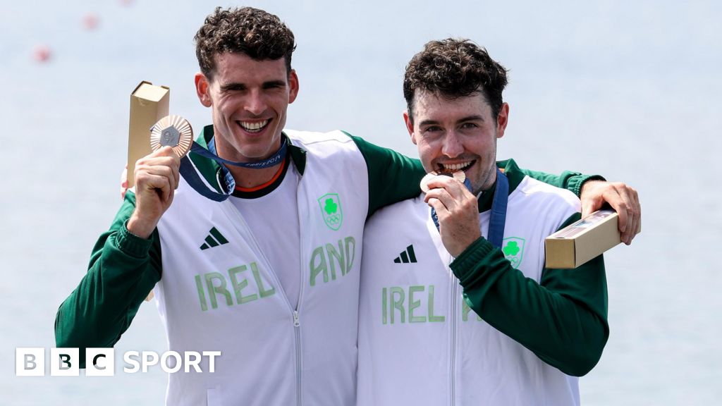 Paris 2024: Philip Doyle and Daire Lynch win Olympic bronze in double sculls