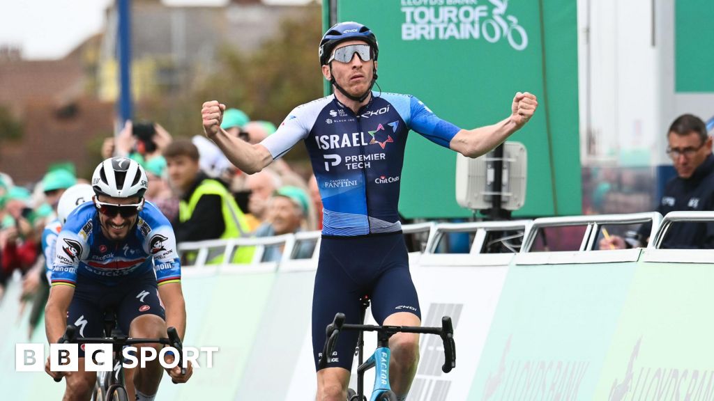 Tour of Britain 2024: Stephen Williams sprints to stage two win and overall lead