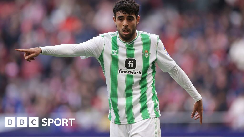 Palace working on deal for Betis defender Riad