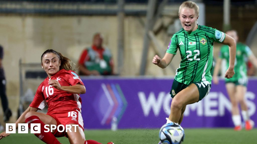 Casey Howe: Northern Ireland winger signs for Nottingham Forest