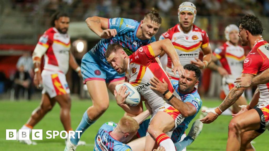 Wigan beat Catalans to go level on points at top