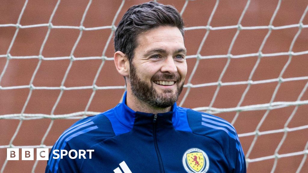 ‘It’s as if he’s never been away’ – Carver on Gordon’s Scotland return