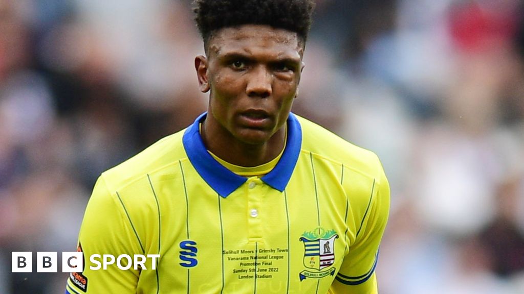 Kyle Hudlin: Huddersfield Town sign former Solihull Moors striker - BBC Sport