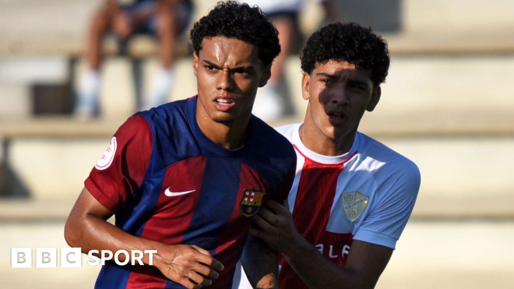 Ronaldinho's son Mendes joins Burnley's academy